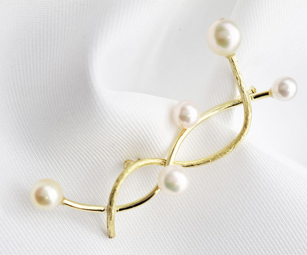 軽くして使いやすいブローチに