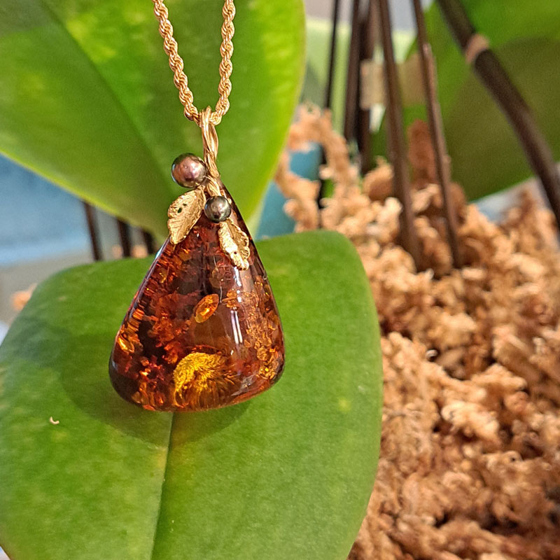 コハクペンダント